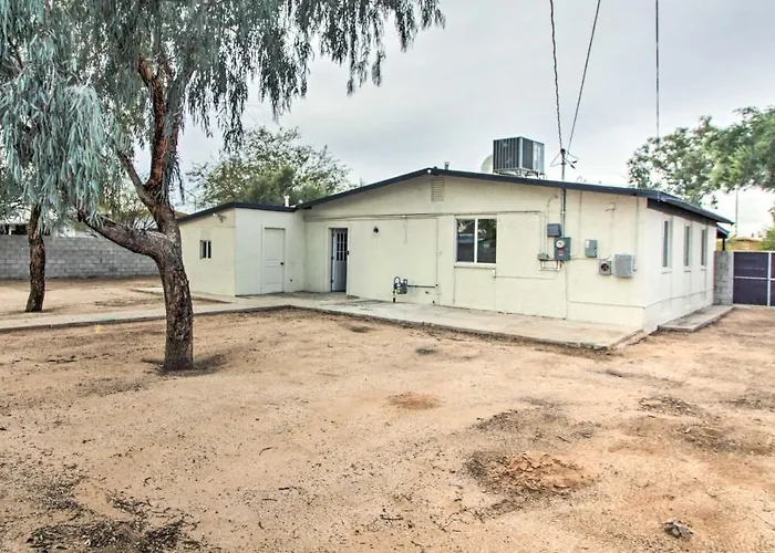 Charming ~ 7 Mi To Downtown Tucson! Holiday home *